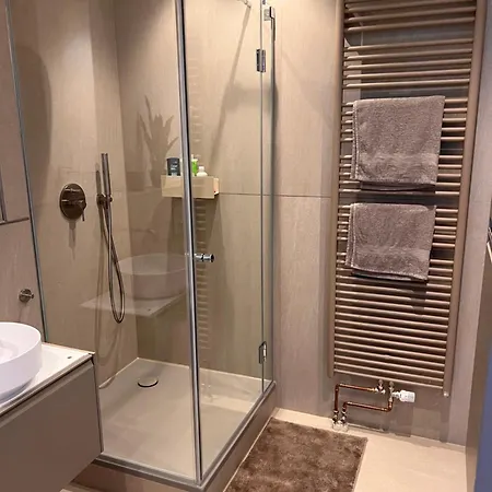 Ruhiges Designer In Zentrum & Rheinnaehe Bonn